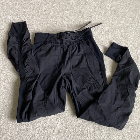 Beyond the Studio Mid-Rise Jogger Full Length - Picture 7 of 7